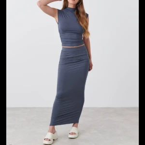 Ginatricot set - Har detta Gina settet helt nytt med lappar, köpte det som impuls när det släpptes och har legat i garderoben sen dess! Hela settet för 250kr💕💕