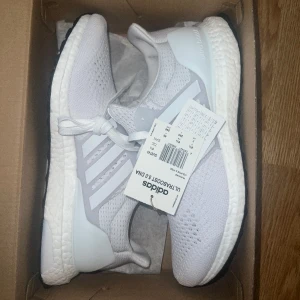 Ultra boost strl 42 - Helt nya oanvända ultra boost i storlek 42 