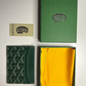 Goyard plånbok  - Säljer den här plånboken ny låda följer med äkta läger.