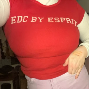 Baby tee från esprit - Så söt😭 Min mammas gamla från 2000-talet🎀