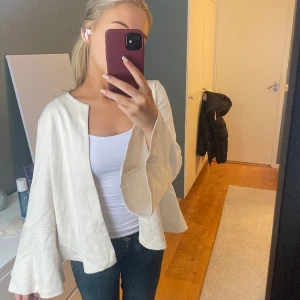 kofta - jätte söt kofta 🫶🏻storlek M men passar mig som har xs/s