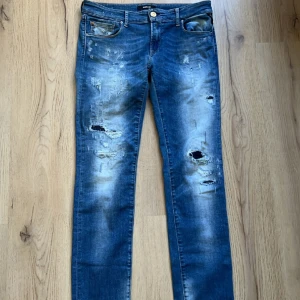 Replay jeans  - Säljer nu mina feta Replay jeans i toppen skick! Modellen Rose, storlek 32/34. Skriv vid funderingar, fraktar spårbart!