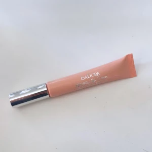 Läppglans  - Isadora - glossy liptreat. Så fin nu i sommar 🤍