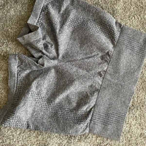 Tränings shorts - Gråa tränings shorts från shein i storlek M, aldrig använda endast testade! 