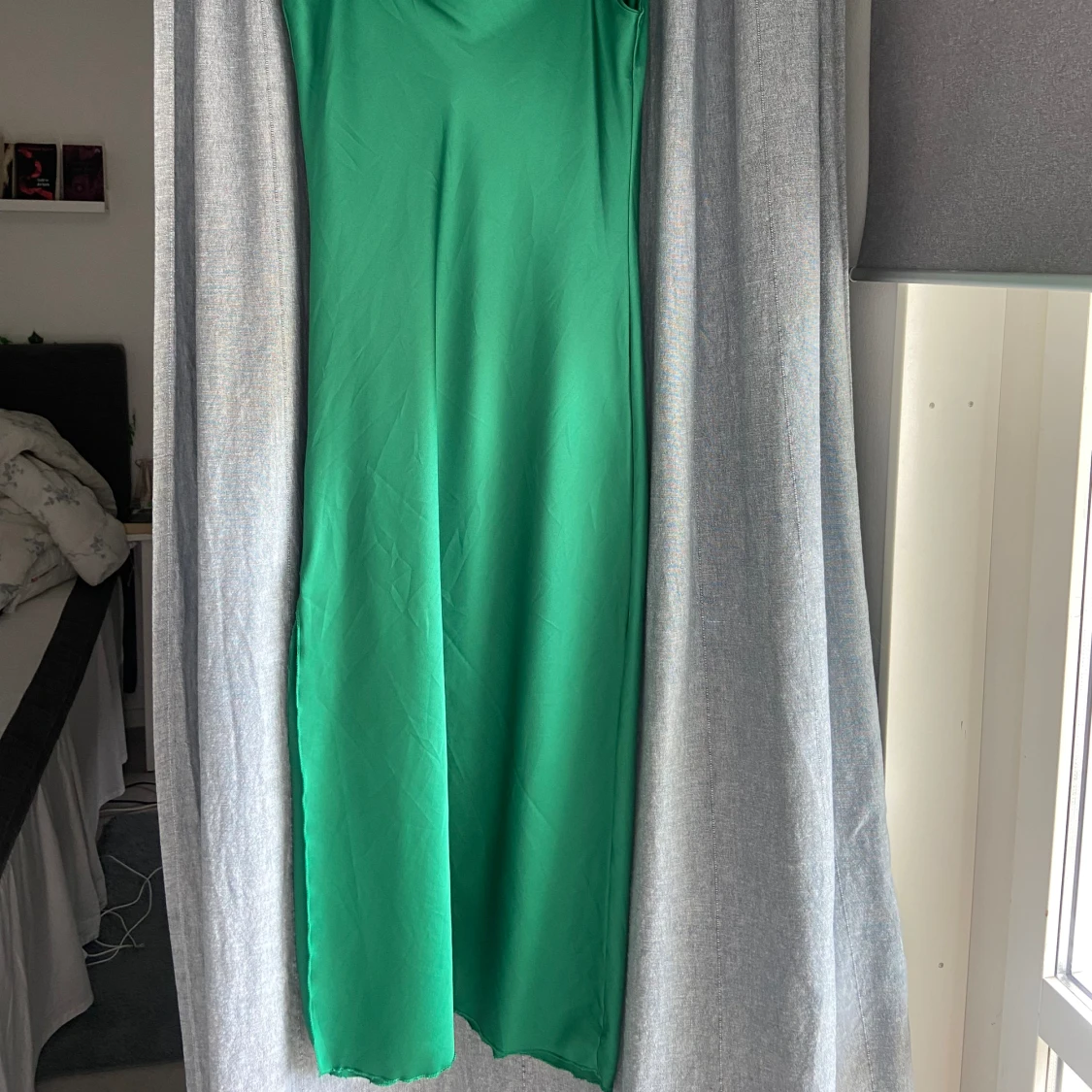 Grön satinklänning - 90