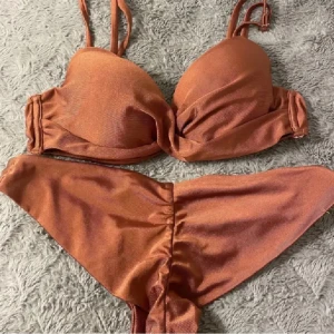 Guldbrun bikini💘 - Lite pushup och superfin färg som skimrar!🌸
