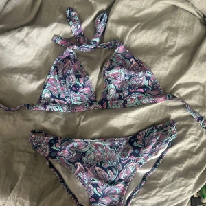 Mönstrad bikini  - Söt bikini som aldrig är använd💕