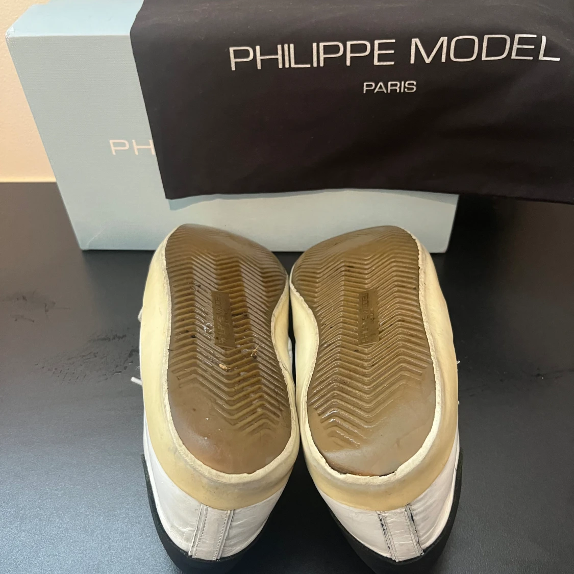 Philippe model  - 90