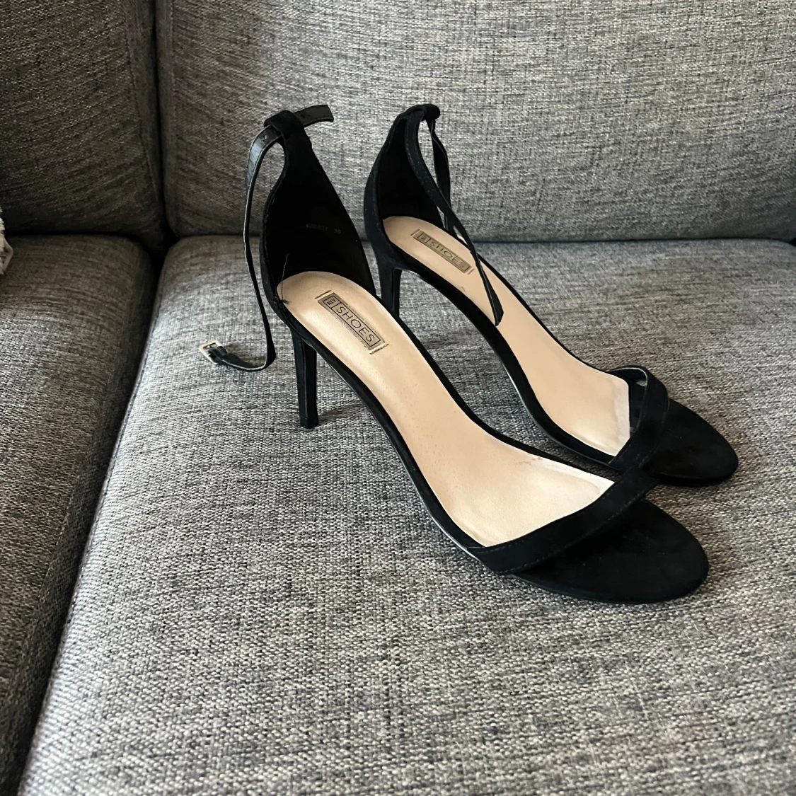 Svarta klackskor  - 91