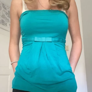 as snygg tubtopp - världens snyggaste tubtopp i en grön nyans. 