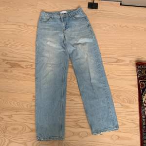Fina jeans i bra skick! Har haft väldigt länge men endast använt ett fåtal gånger, därför säljes de.