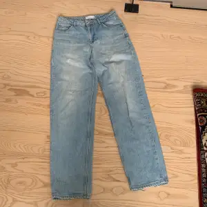 Fina jeans i bra skick! Har haft väldigt länge men endast använt ett fåtal gånger, därför säljes de.