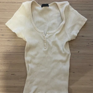 Brandy Melville tröja - Jättefin tröja i bra skick, väldigt stretchig 💕