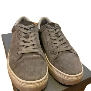 Vagabond Paul 2.0 Skor - Säljer dessa snygga Vagabond Paul 2.0 Sneakers/skor i storlek 40. Skick: 7/10. Nypris: 1300kr. Pris kan diskuteras. Skriv om ni har fler frågor!