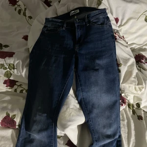 Mörkblåa Jens högmidjade - Använd några gånger annars jätte fin