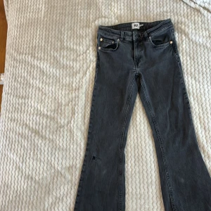 Svarta low waist jeans - Xs low waist svarta jenas