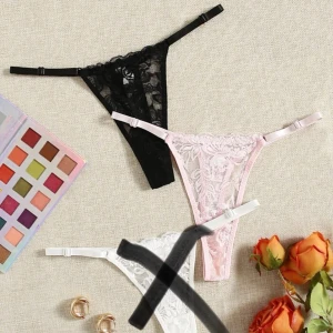 Underkläder - Två fina trosor självklart oanvända kvar i ordinarie förpackning. ( endast de rosa & svarta )strl s men  justerbara band i midja så passar allt från xs-m. säljer gärna båda tillsammans 50kr💕 