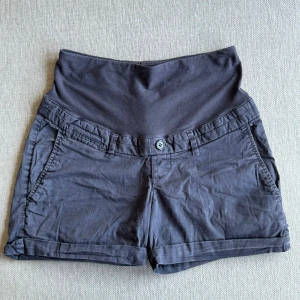 Mammashorts  - Fint skick, dock skrynkliga 