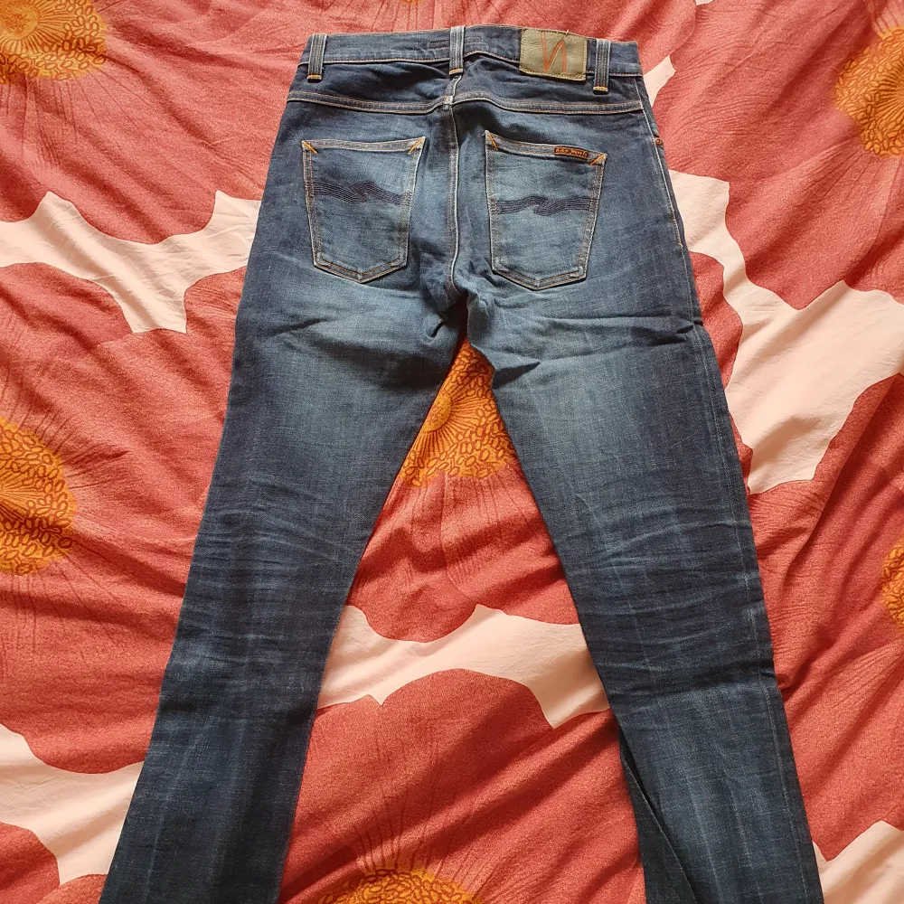 Nudie Jeans mörkblå slim fit i bra skick. W29 L32. Modell Dude Dan.. Jeans & Byxor.