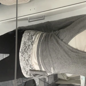 Grå kofta till sommaren - Använd 2 gånger, helt ny köpte förra året 