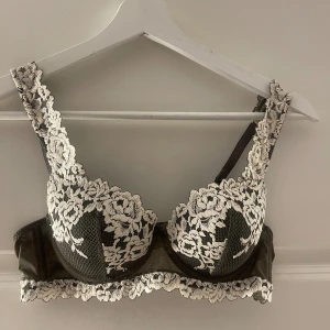 Intimissimi bh - Storlek 70b, superfin nästan helt oanvänd. 
