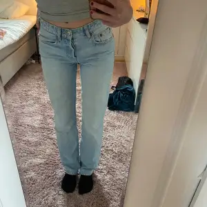 Mid waist jeans från zara!