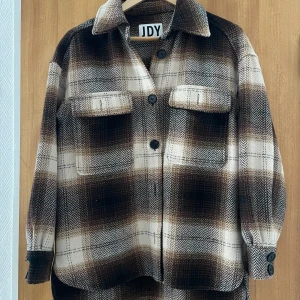 Schacket jacka - Perfekt höstjacka