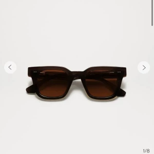 Chimi 04 - Säljer mina fina chimis i modellen 04 och färgen brown. De är i perfekt skick och knappt använda, förpackning finns kvar. Kan även tänka mig att byta mot ett par i modellen 07, gärna i dark grey. Kontakta för fler bilder eller frågor!