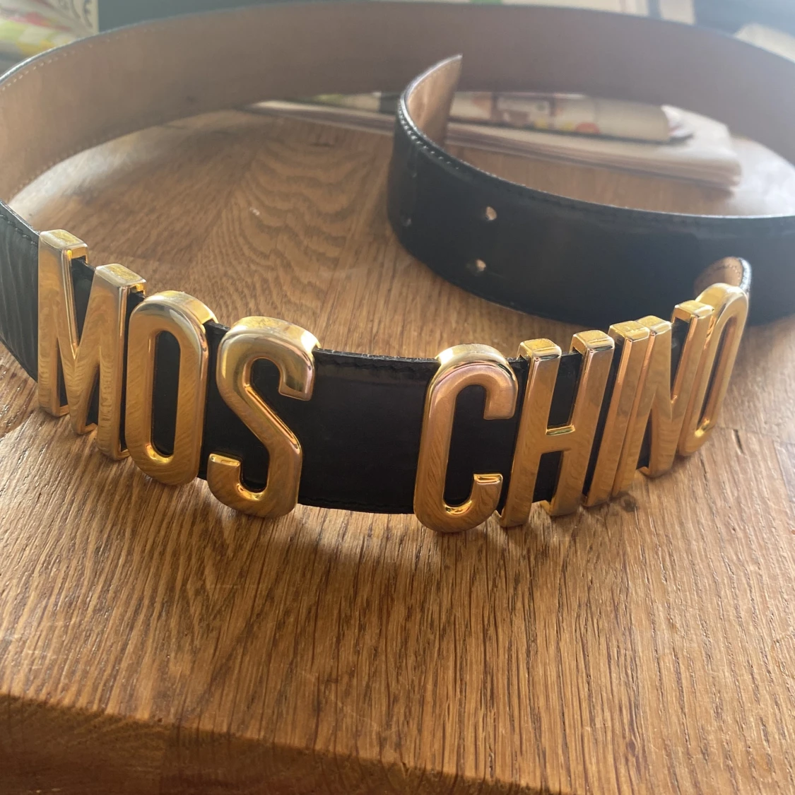 Mochino bälte nypris 2700kr andvänt typ 5 gånger - 91