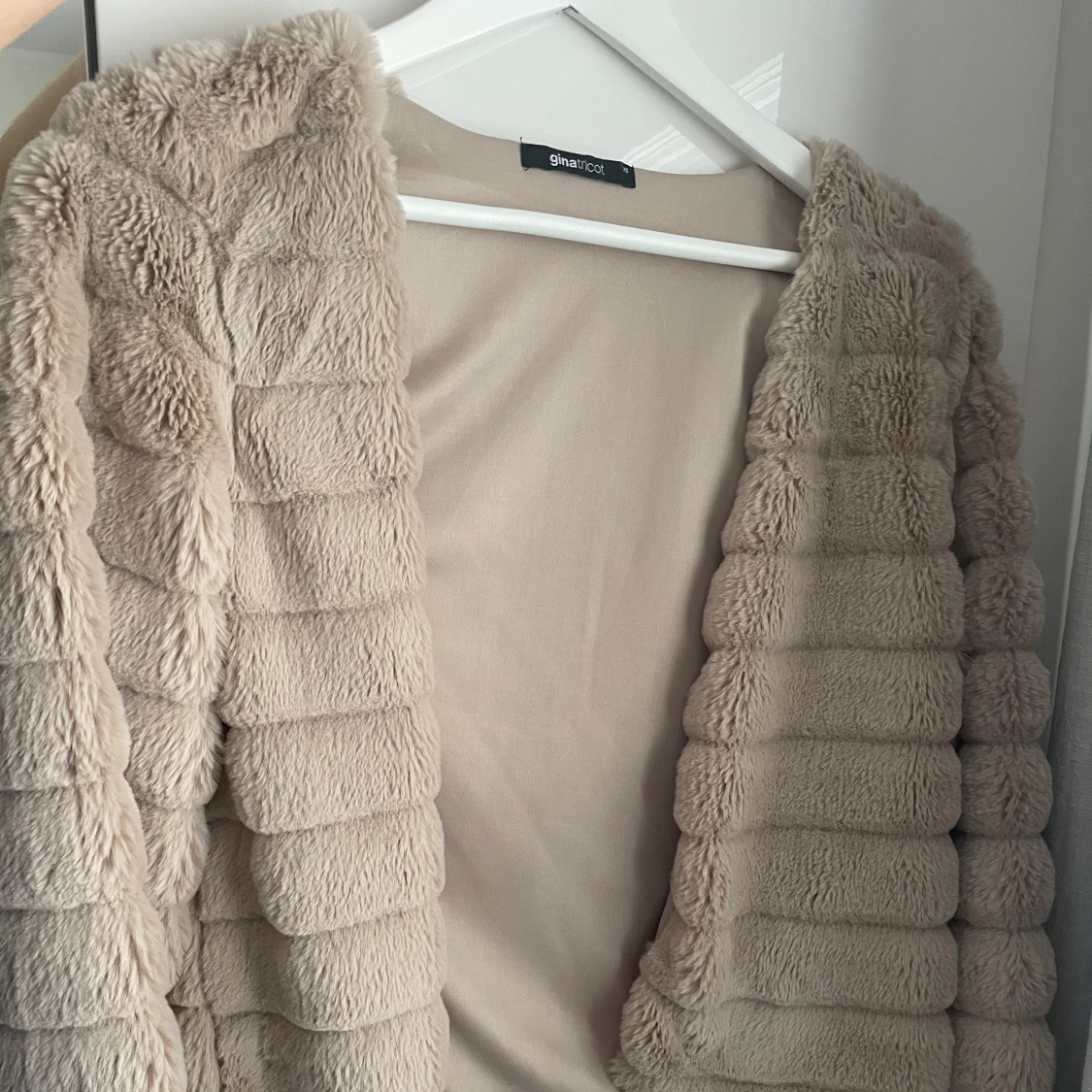 Tunnare pälsjacka  - 91