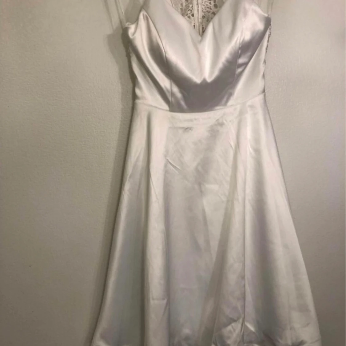 Vit studentklänning siden stl 34 - 91