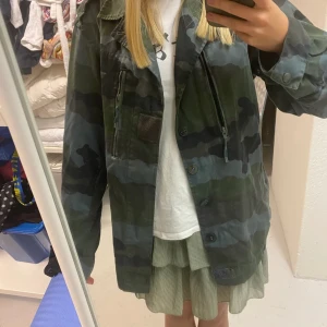 Quatre filles jacka  - Säljer min blåa quatre filles jacka som är i superbra skick. 💞