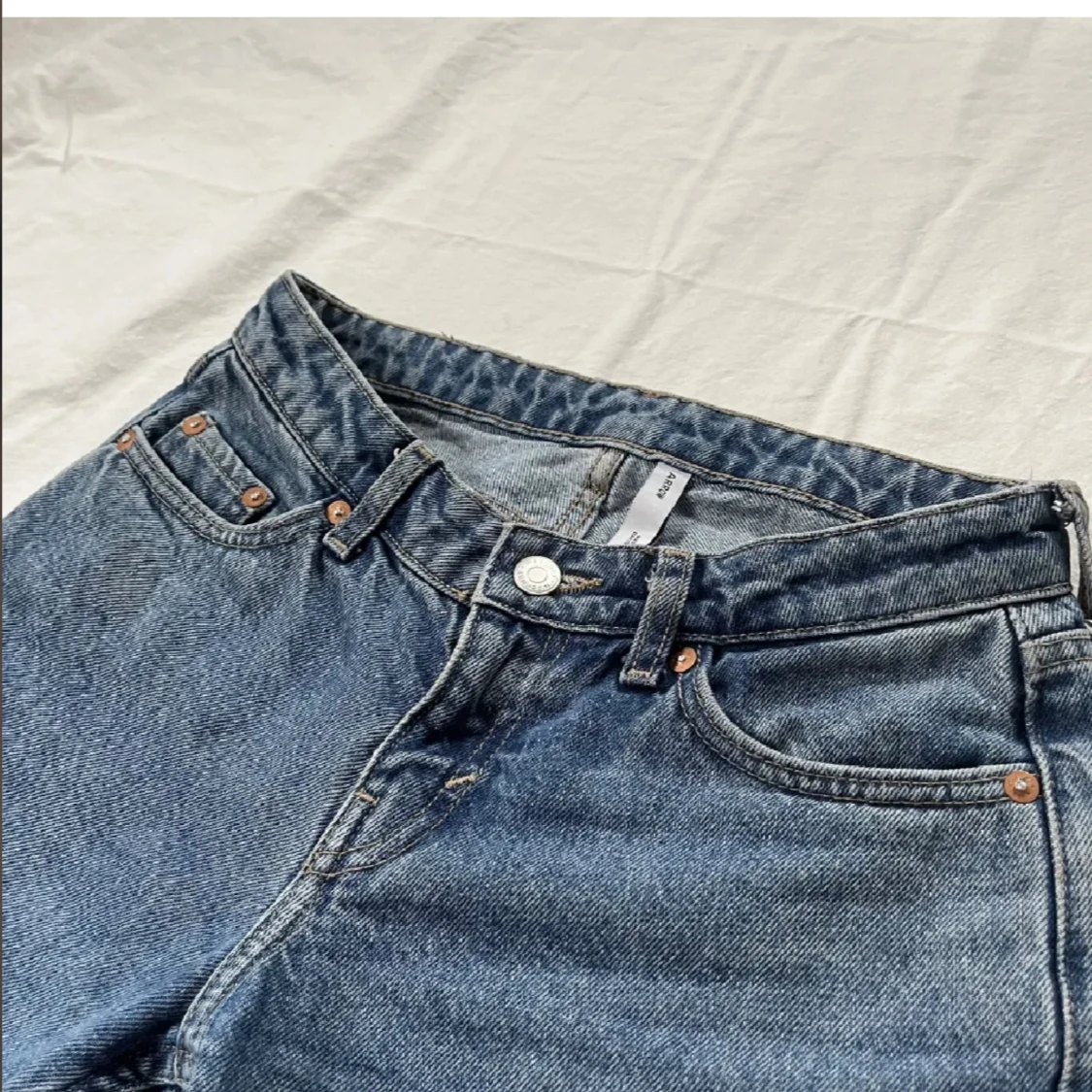 Weekday low arrow jeans  - 90