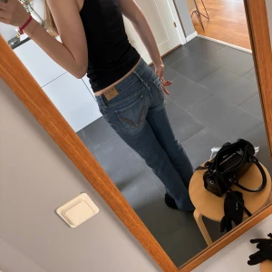 Lågmidjade jeans  - Lågmidjade jeans från hollister i storlek w26 L32