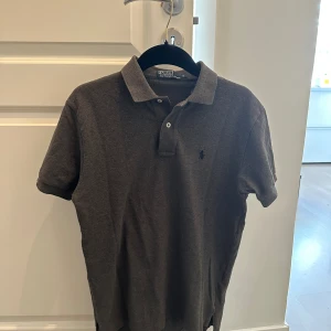 Polo Ralph Lauren Pike  - Storlek S som passar till Medium  Mycket bra skick 