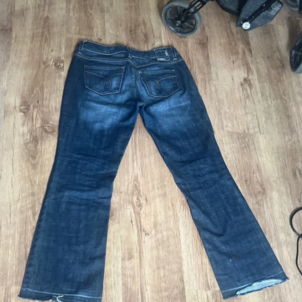 Väldigt fina låg midjade jeans från esprit . Jeans & Byxor.