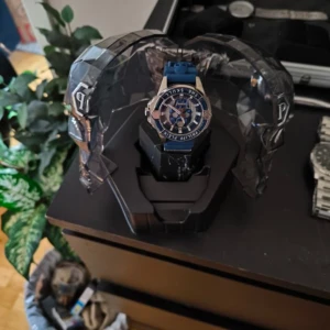 Philipp Plein The Skull 44mm - Blå Philipp Plein klocka the skull 44mm, aldrig använd i orginalbox. Nypris: 4365:-