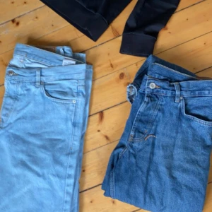 Sweet skate jeans - Fick dom av en vän men gillade dom inte kostar cirka 700 säljs för 200 Båda