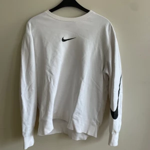 Nike hoodie  - Nike hoodie i vit 