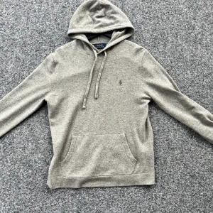 Cashmere hoodie - Riktigt fin cashmere hoodie från ralph lauren| skick: 9/10 | Vid minsta fråga så är det bara att skriva🤩