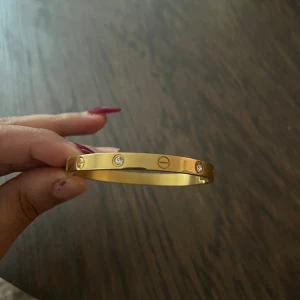 Guld armband  - En jättefin guld armband som är aldrig använd 