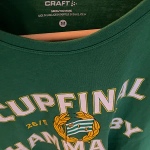 Hammarby t shirt - Signerad Hammarby t shirt från cupfinalen, ingen syn på användning då den används 2 gånger 