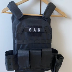 Airsoft väst - Har nu slutat köra arisoft och är det är dags för en ny hobby. Kan sänka priset på västen det är bara att skriva! 