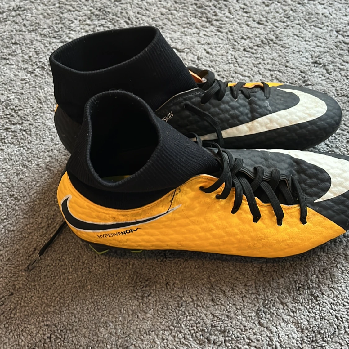 Nike fotbolls skor  - 90