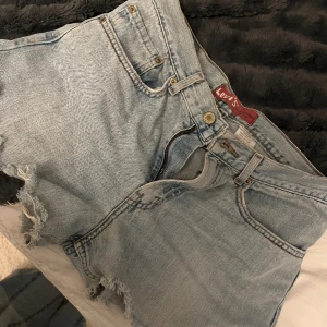 Levis shorts🏹 - Så nice levis shorts i bra skick!storlek 28x28❤️‍🩹🔥