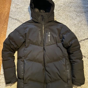 Sail racing vinter jacka  - Säljer min sailracing vinter jacka köpt för 2800kr Från kidsbrandstore  Sälja för 1800kr