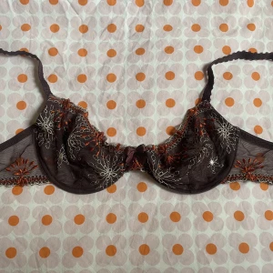 Bh - Bh med fina detaljer.