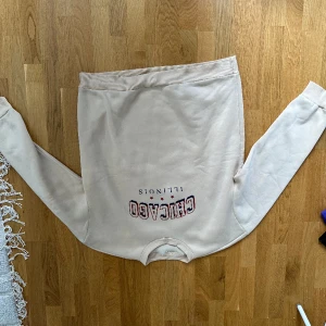 Chicago sweater  - Very good conditon - regular fit 