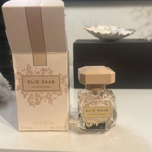 Elie Saab Le Parfum Bridal Eau de Parfum  endast testad :) Nypris 700kr