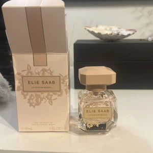 parfym  - Elie Saab Le Parfum Bridal Eau de Parfum  endast testad :) Nypris 700kr
